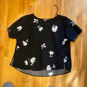 Vince Camuto Black and White Boxy Short Sleeve Blouse